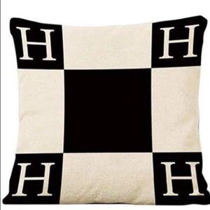 H Pillow Case